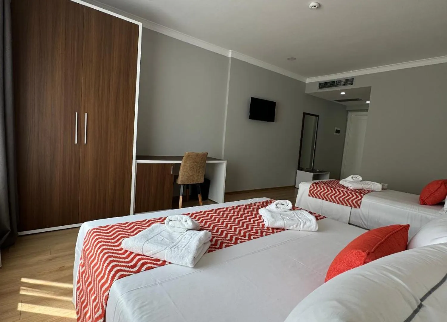 Hotel Britania Vlorë 4*,  Albania